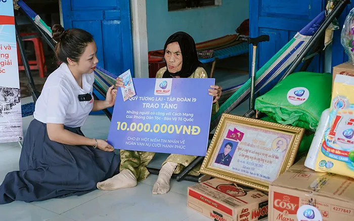 Biểu tượng điện thoại, chỉ kênh hỗ trợ qua đường dây nóng.